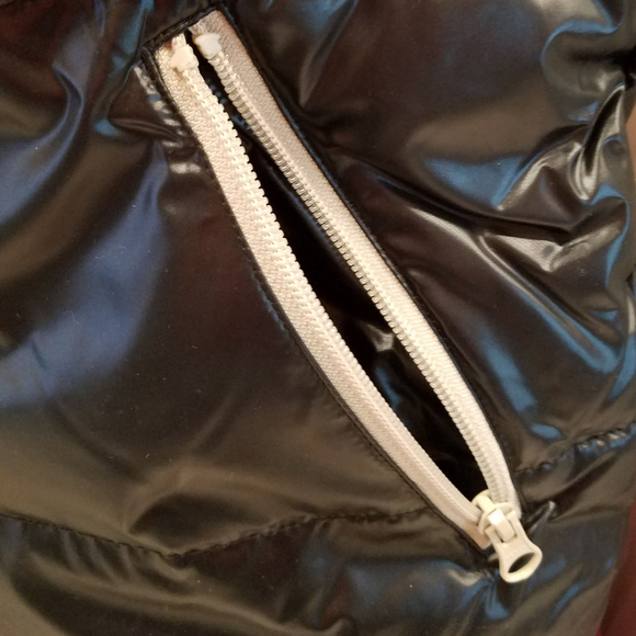 VANCL Black & Red Down Vest M L - Picture 5 of 5